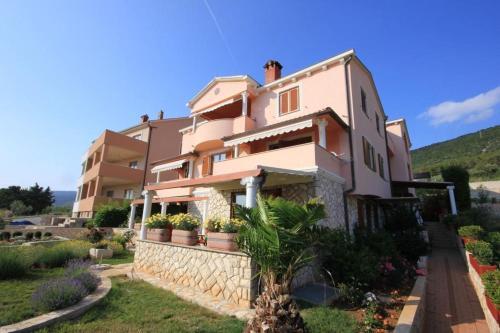 Apartment Cres 7985b