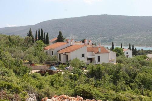 Apartment Cres 7876b