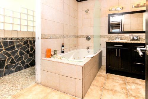 Apartamento Playas Del Coco - Casa Arriba