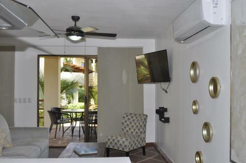 Tropical Gardens Suites And Apartments