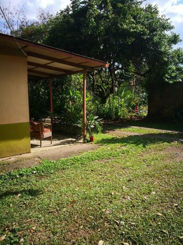 Apartamento Cabinas La Rivera