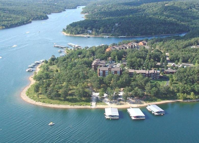Hotel Still Waters Resort