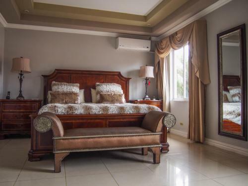 Ana's Place. Luxury House