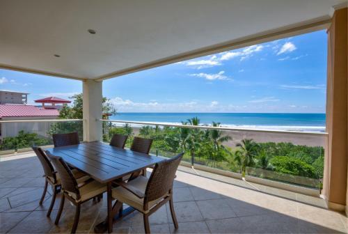 Apartamento Breakwater Beachfront Condo 603