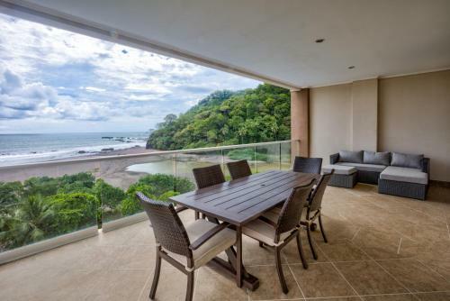 Apartamento Breakwater Beachfront Condo 603