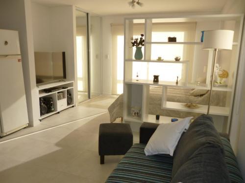 Apartamento 1-1/2 Amb C/balcon Soleado En Edificio Frente Al Mar