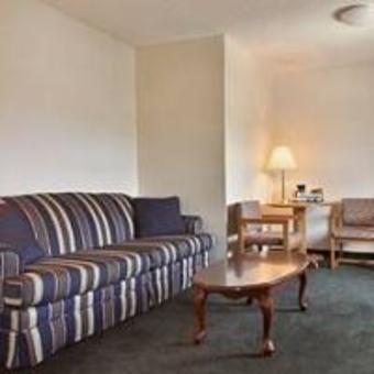 Hotel Ramada Ltd.airport