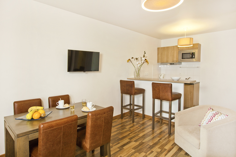 Hotel Residhome Paris Asnieres