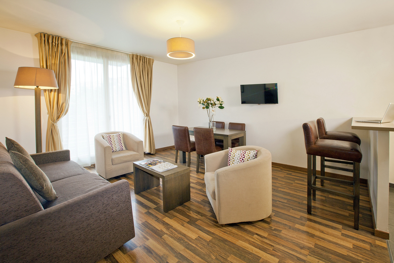 Hotel Residhome Paris Asnieres