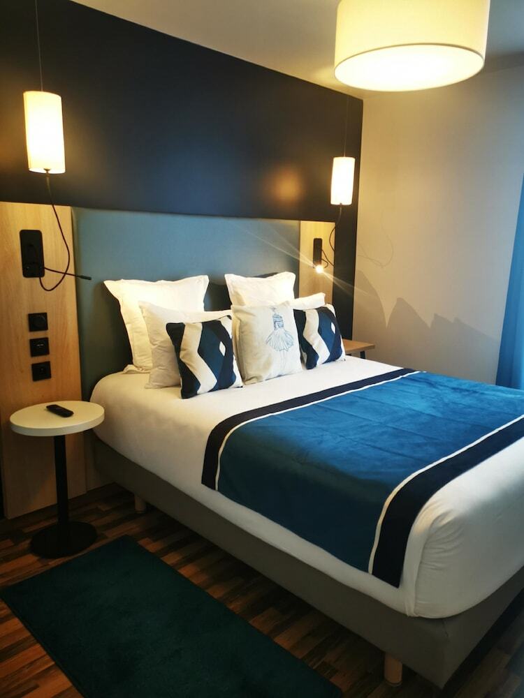 Hotel Residhome Paris Asnieres