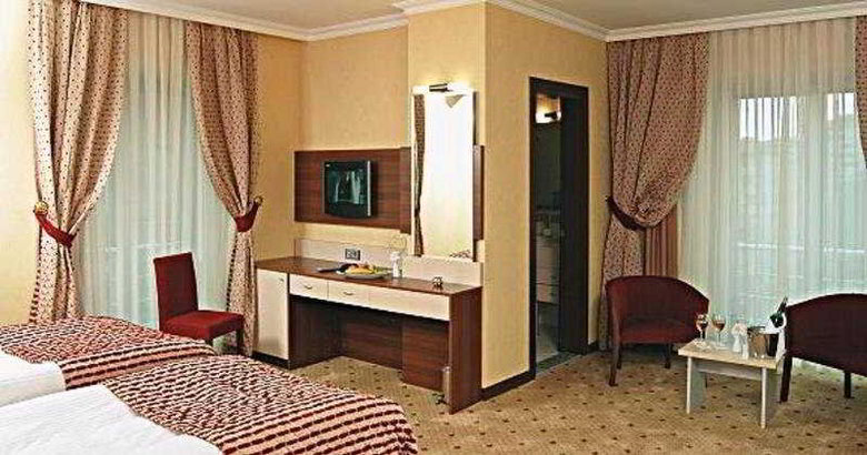 The Bostanci Hotel