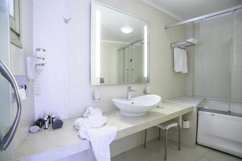 La Mer Deluxe Hotel & Spa