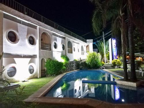 Hostal Del Lago Hotel