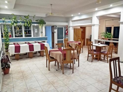 Hostal Del Lago Hotel