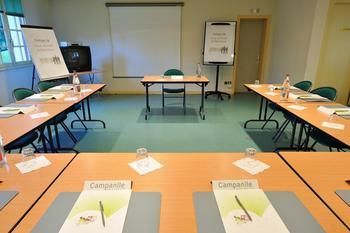 Hotel Campanile Niort La Creche