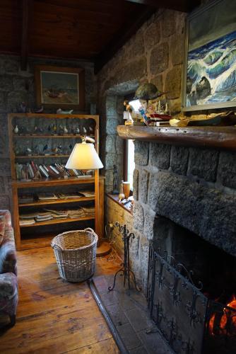 Casa Enrique Araya Isla Negra