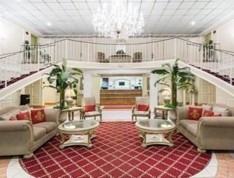 Hotel Baymont Inn And Suites Des Moi