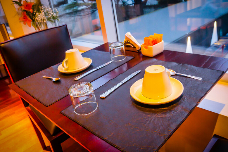 Elegance Hotel