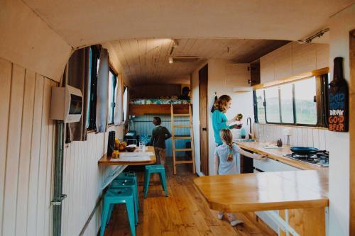 Self Sustainable Bus