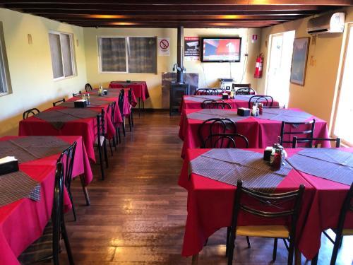 Albergue Pensi�n Y Hostal Radal
