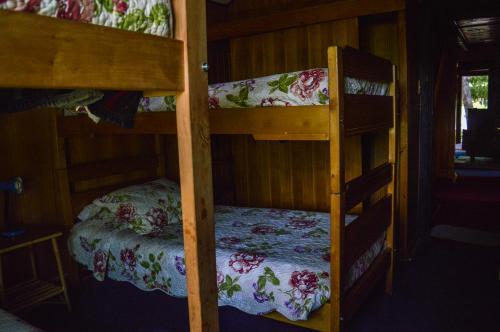 Albergue Hostal Y Caba�as Los �irres