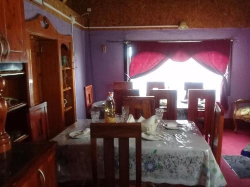 Hostal Y Caba�as Perla Del Lago