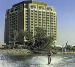 Hotel Holiday International