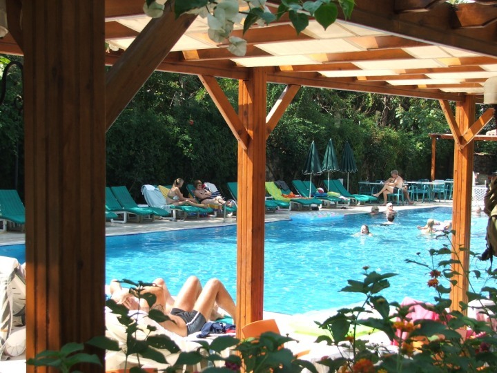 Perdikia Beach Hotel
