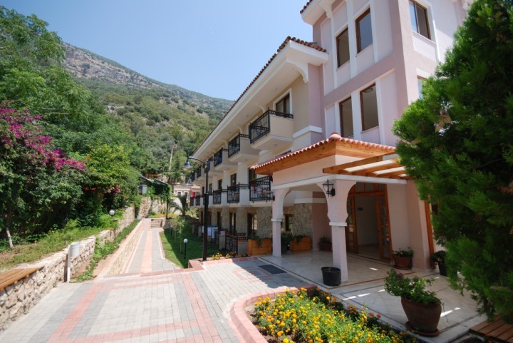 Perdikia Beach Hotel