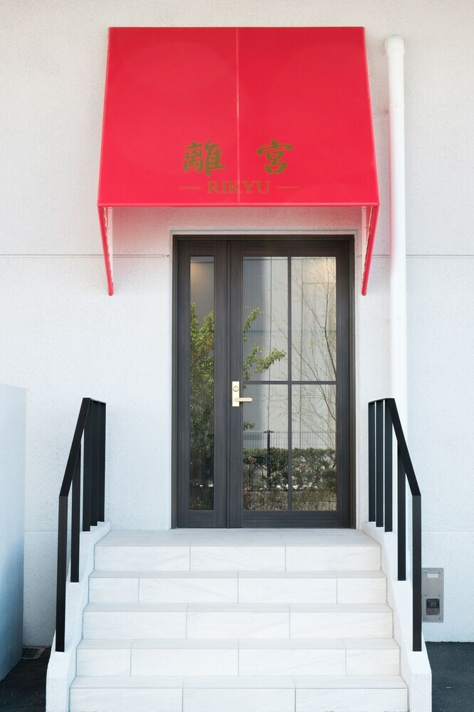 The Premium Hotel In Rinku