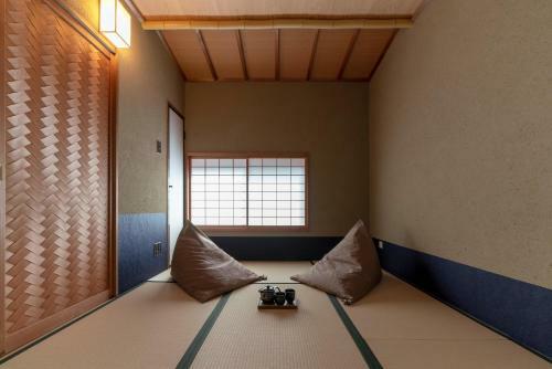 Hinaya Higashiyama Machiya House