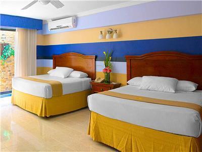 Hotel Plaza Colonial