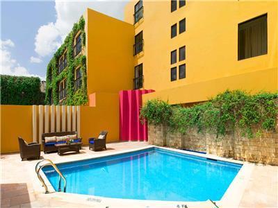 Hotel Plaza Colonial