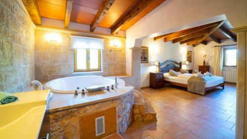 Can Talaia Mit Pool Und Wifi