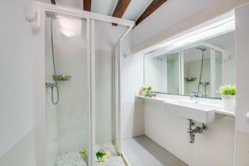 Cala San Vicente Apartment Sleeps 6 Air Con Wifi