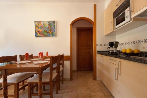 Cala San Vicente Villa Sleeps 4 Pool