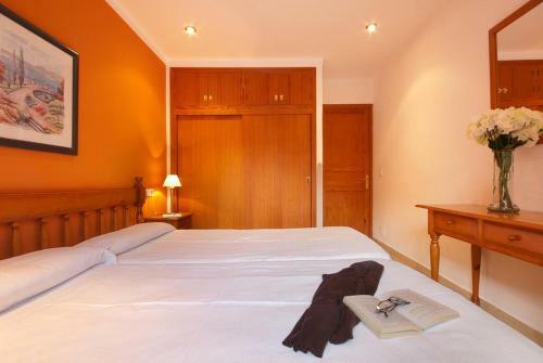 Cala San Vicente Villa Sleeps 4 Pool