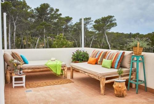 Cala Tarida Villa Sleeps 4 Pool Air Con T047286