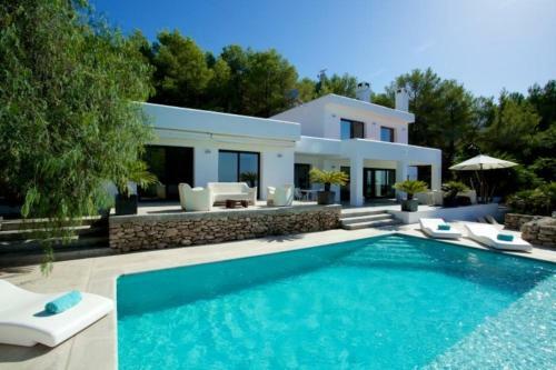 Cala Tarida Villa Sleeps 8 Pool Wifi