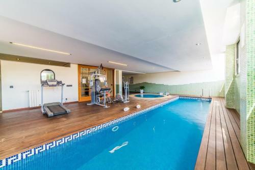Alcanada Villa Sleeps 12 Pool Air Con Wifi