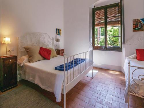 Six-bedroom Holiday Home In Alella
