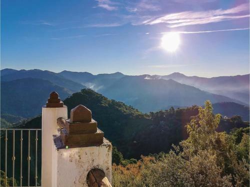 Three-bedroom Holiday Home In Algatocin