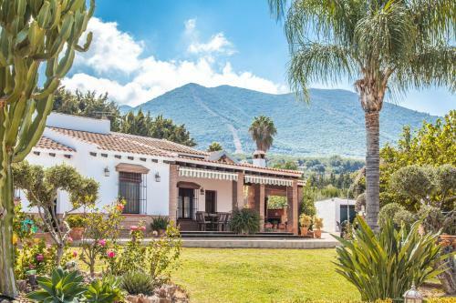 Villa Ruiz