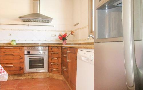 Five-bedroom Holiday Home In Almunecar