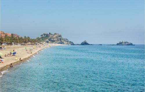 Five-bedroom Holiday Home In Almunecar