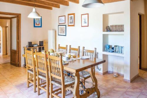 S'alqueria Blanca Villa Sleeps 12 Wifi