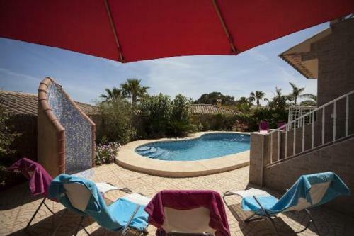Altea Villa Sleeps 8 Pool Wifi