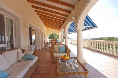 Altea Villa Sleeps 10 Pool Air Con Wifi