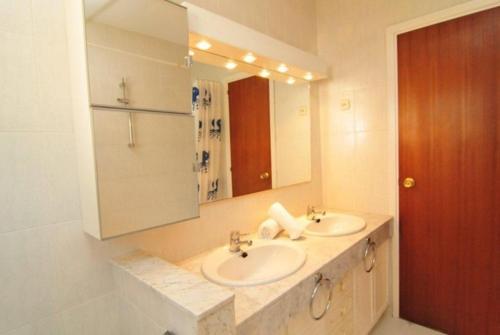 Arenys De Mar Villa Sleeps 8 Pool