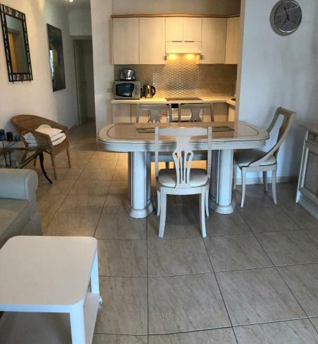 Parque Don Jose Apartments
